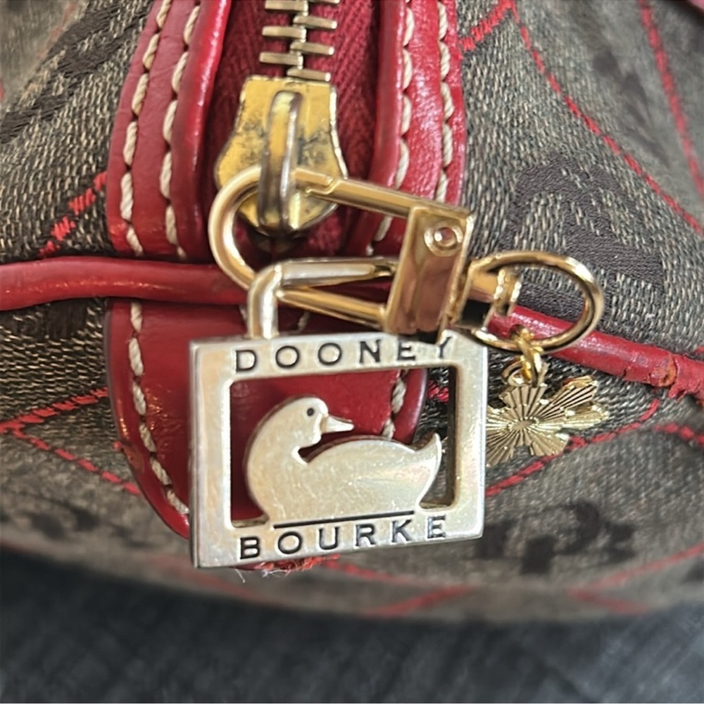 DOONEY & BOURKE Vintage Y2K Canvas and Leather Barrel Shoulder Bag - Picture 9 of 9